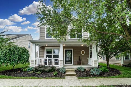 4590 Grand Strand Dr, Darbydale, OH 43123-8110