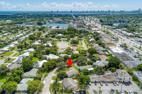 804 Fairhaven Dr, West Palm Beach, FL 33408-5206