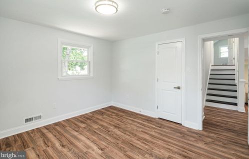 801 Meetinghouse Ct, Riverton NJ  08077-3325 exterior