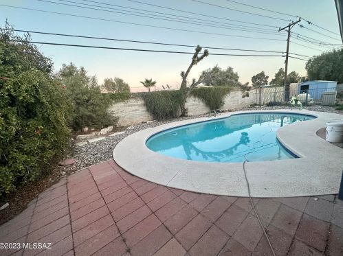 110 Montego Dr, Tucson AZ  85710-1315 exterior