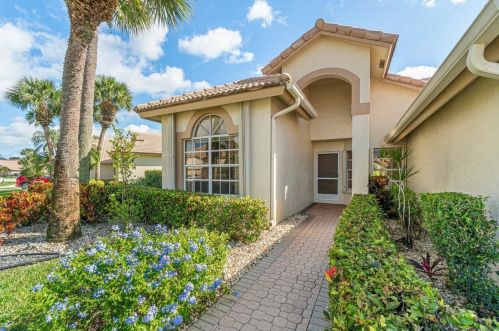 7059 Ashford Ln, Boynton Beach, FL 33472-2935