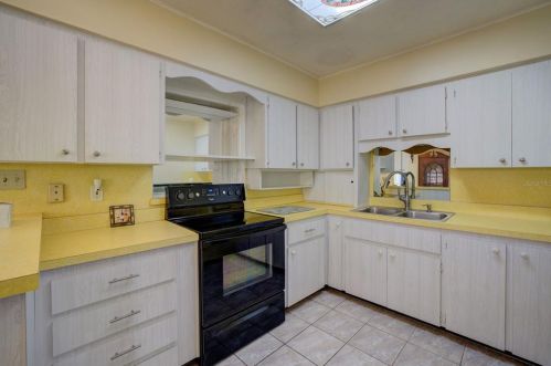 5846 82nd Ave, Pinellas Park, FL 33781-1435