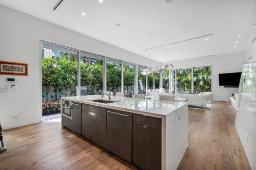 318 7 Ave, Delray Beach FL 33483-5555 exterior