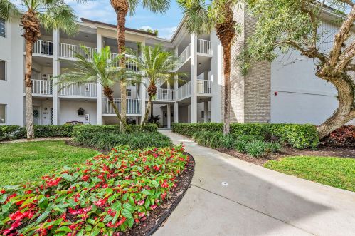 770 Waterford Dr, Naples, FL 34113-8001