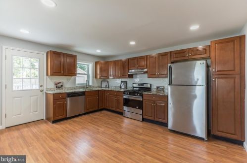 13 Brewer Ave, Blenheim NJ  08012-4805 exterior