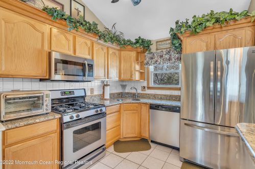 17 Dogwood Dr, Jackson Twp NJ  08527-1342 exterior