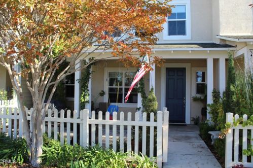 3102 Oxnard Blvd, Oxnard, CA 93036-5356