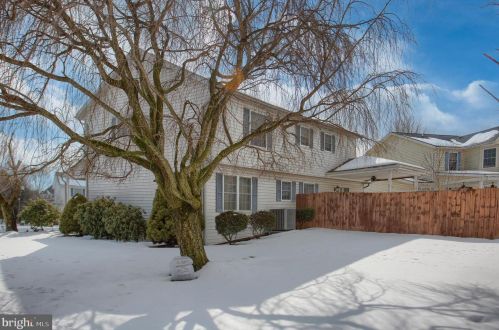 6550 Baywood Dr, Harrisburg PA 17111-6894 exterior