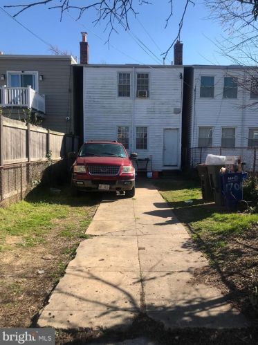 1706 Bay St, Washington, DC 20003-1646