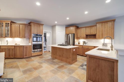 43331 Riverpoint Dr, Leesburg VA 20176-1296 exterior