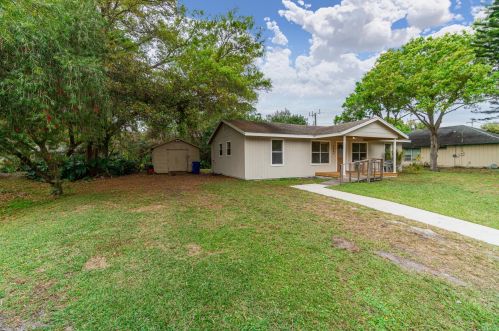 2445 85th Ct, Vero Beach, FL 32966-1791