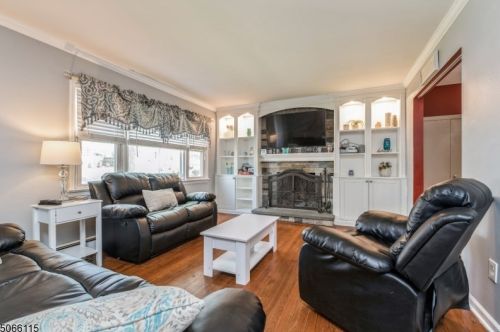 148 Galloping Hill Rd, Roselle Park, NJ 07204-2427
