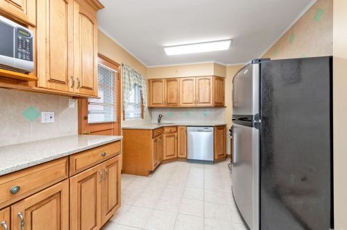 110 Central Blvd, New Hyde Park NY  11040-4228 exterior