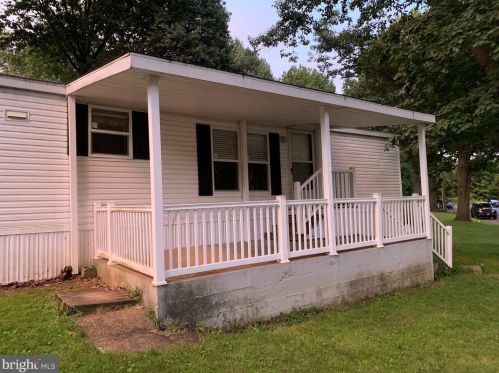 5 Sunrise Dr, Swatara, PA 17033-1160