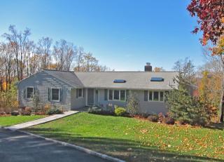 28 Tamarack Way, Pleasantville, NY 10570-1516