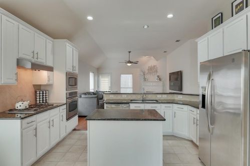 2605 Cross Haven Dr, Lewisville TX  75028-2484 exterior