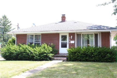 2136 Clark Ave, Alliance, OH 44601-4738