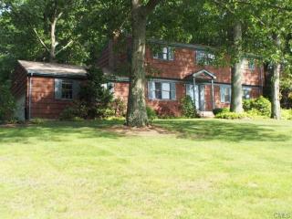 76 Greenbrier Rd, Bridgeport, CT 06611-2635