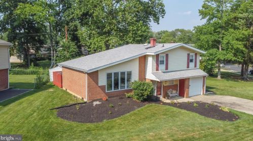2201 Coventry Dr, Wilmington, DE 19810-3921