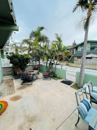 814 Capistrano Pl, San Diego CA 92109-8106 exterior