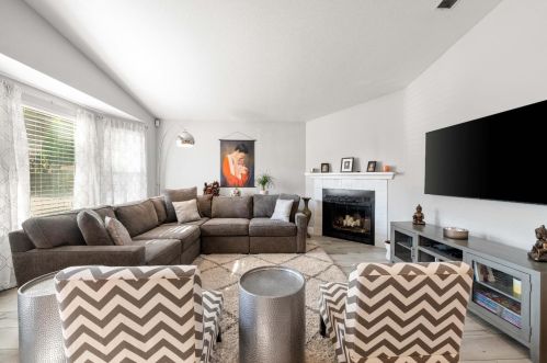 9271 Briles Ct, Elk Grove CA  95624-2451 exterior