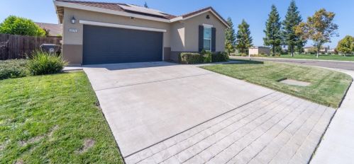 2275 Ravenbrook Ln, Manteca CA  95336-8329 exterior