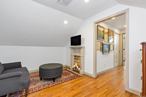 27 Fountain Rd, Briarcliff NY  10510-2234 exterior