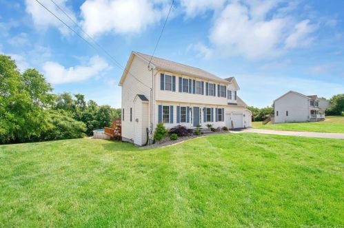 35 Skinner Rd, East Windsor, CT 06016-9692