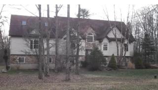 2176 Village Rd, Effort, PA 18330-7749