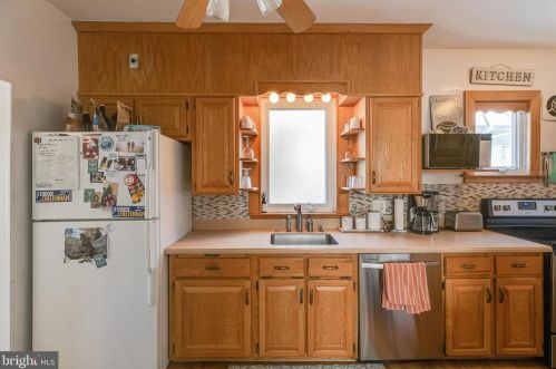 8218 Cadwalader Ave, Melrose Park PA  19027-2406 exterior