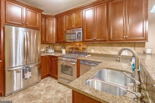 805 Brook Hollow Dr, Whippany NJ  07981 exterior