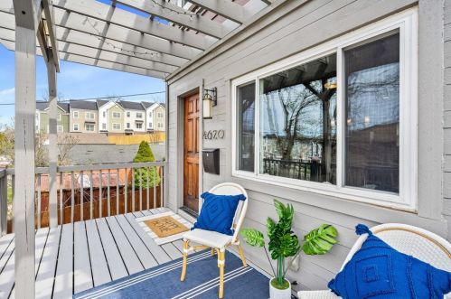 4620 Davison St, Pittsburgh, PA 15201-1746