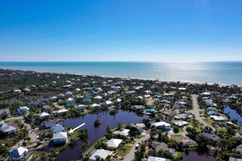 697 Spartina Ct, Sanibel, FL 33957-5415