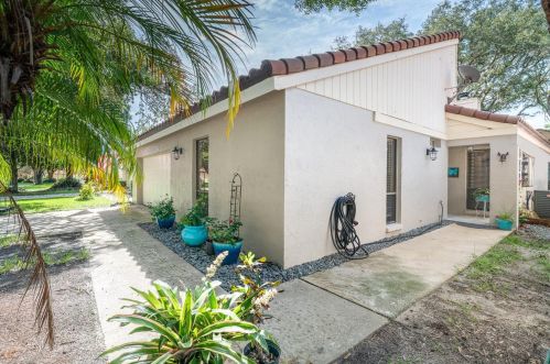 1033 Pebble Beach Cir, Casselberry, FL 32708-4233