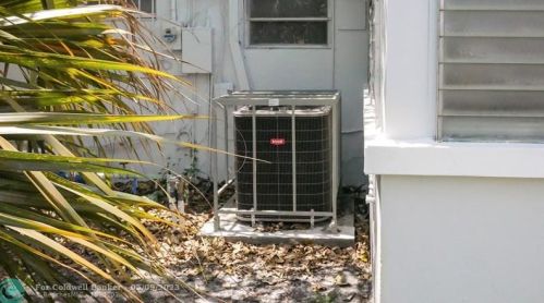 594 5 St, West Palm Beach FL  33404-7402 exterior