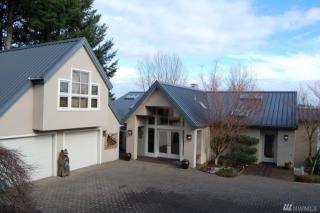 425 Bay Dr, Olympia, WA 98502-4831