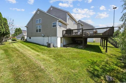 35 Mclaughlin Way, Washingtonville NY  10992-1151 exterior