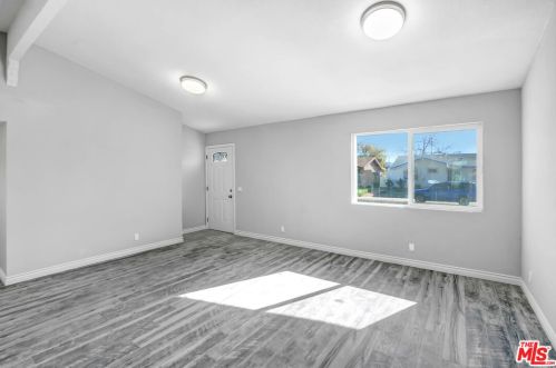 327 Oakhurst Dr, San Jacinto CA  92583-4715 exterior