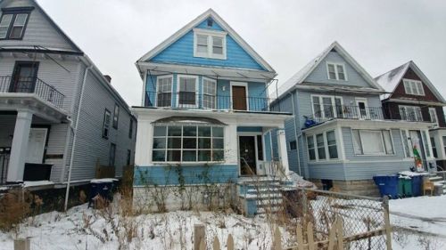 671 Delavan Ave, Buffalo, NY 14215-3013