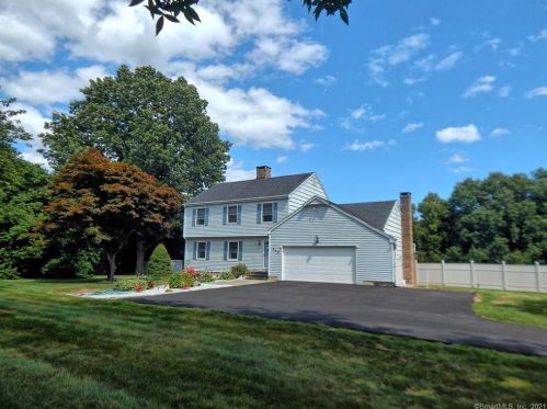 367 Burnt Plains Rd, Milford, CT 06461-2266