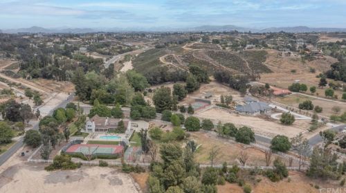 28565 Vallejo Ave, Temecula CA  92592-2316 exterior