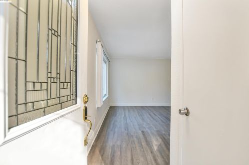 81 Woodview Rd, West Pittsburg, CA 94565-2647