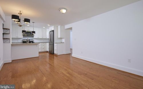 3022 Porter St, Washington, DC 20008-3237