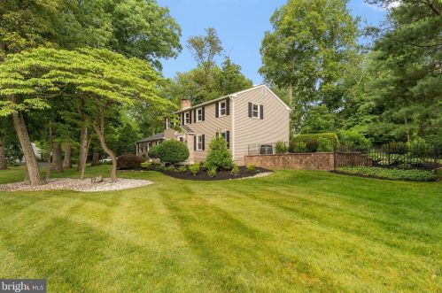 101 Crestwood Dr, Lansdale, PA 19446-1701