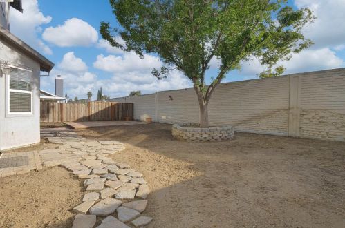 1743 Fairhaven Ct, Oakley CA  94561-3069 exterior