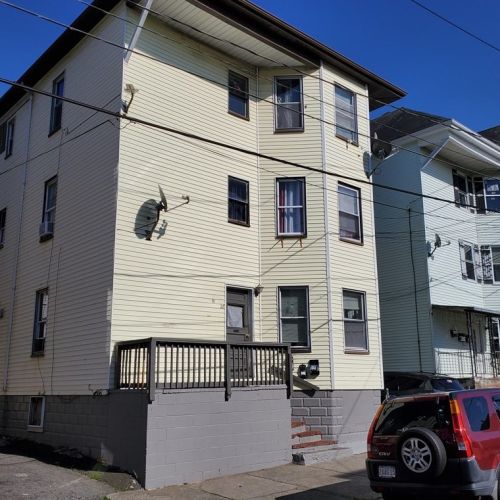 26 Ashley St, New Bedford, MA 02744-2404