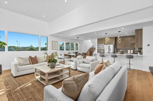 1423 15th St, Manhattan Beach CA  90266-4070 exterior