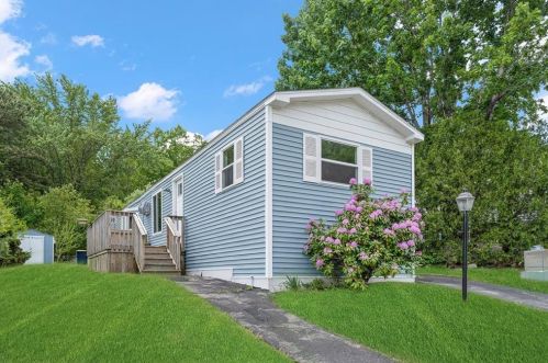 19 Cantaberry Ln, Coventry RI  02816-6903 exterior