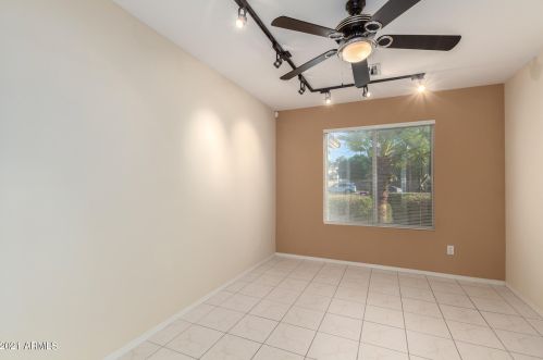 4138 Cactus Wren Dr, Phoenix AZ 85051-8186 exterior