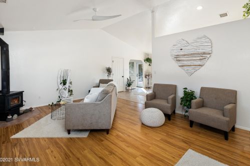 25 Spur Ct, Sedona AZ 86351-8970 exterior